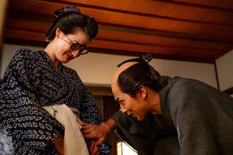 「ケガレ」とみなされた江戸の出産は命がけ。生んだあとも7日の徹夜を強いられ、場合によって産婆が「処分」を担った。そのオドロキの実態とは