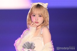 なえなの、猫耳ミニワンピ姿でディズニー満喫「脚綺麗」「天使すぎる」と熱視線 画像