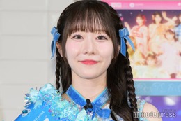 FRUITS ZIPPER真中まな、メガネ×前髪なしで雰囲気ガラリ「ドタイプ」「知的で大人っぽい」とファン絶賛