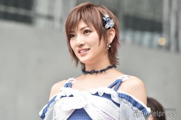 元AKB48岡田奈々、美肩＆ウエスト披露 タトゥーシールのぞく衣装姿に「ドキッとした」の声 画像
