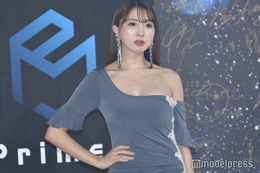 森咲智美、家族でディズニーシーへ 夕暮れバックショットで美脚披露「美しい後ろ姿」「素敵な家族」と反響