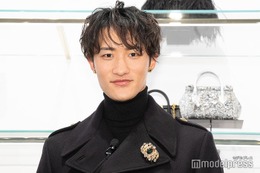 Snow Man岩本照、ドルチェ＆ガッバーナアンバサダー就任後初イベント 総額150万円超えアイテム着用で登場 画像