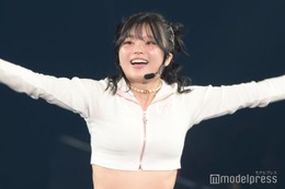 ダイエットYouTuber加藤ひなた、ミニスカ姿でアメリカ満喫「透明感爆上がり」「スタイル抜群」の声 画像