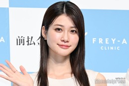 生見愛瑠、素肌際立つベアトップ姿披露「大人の雰囲気」「オーラがすごい」と称賛の声