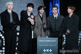 TOMORROW X TOGETHER、東京ドームシティ点灯式に5人で登壇