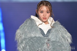 香音、オールブラックで色白美脚際立つ ミニスカ私服ショットに「大人っぽい」「ドキッとした」の声