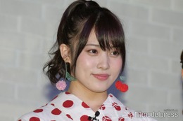 元AKB48岡部麟、グッズ取り入れた美脚コーデ披露「脚長い」「合わせ方おしゃれ」の声 画像
