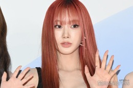 aespaジゼル、ミニスカートからスラリ美脚「憧れる」「理想のスタイル」の声