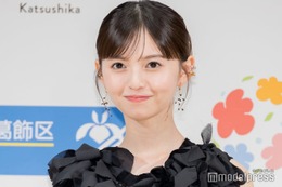 齋藤飛鳥、変形トップスから素肌輝く「異次元の可愛さ」「華奢」と反響続々