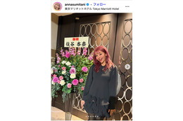 レイザーラモンHGの妻・住谷杏奈、ミニスカ姿で美脚スラリ「スタイル抜群」「大人可愛いコーデ」と反響 画像