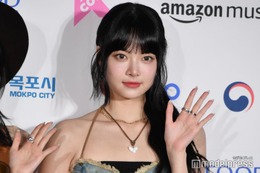 LE SSERAFIMウンチェ、ショートパンツから美脚輝く「女神かと」「スタイルレベチ」の声