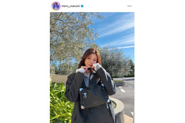 めるる、大人っぽいジャケット×パンツスタイルSHOTに反響「着こなし方がさすが」「めちゃ似合ってる」