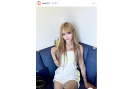 「今日好き」参加JK、オフショルニットで大胆肌見せ「大人っぽくて素敵」「脚綺麗」と反響 画像