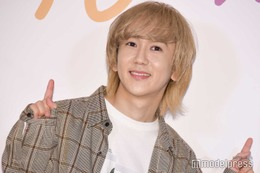 末吉9太郎、“推し”&“顔面国宝”に挟まれ緊張「人生で1番顔膨らんだ」オフショットに反響続々「オタクの顔になってる」「可愛い」 画像