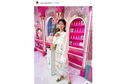 “マナカナ”三倉佳奈、子どもたちが飾りつけた豪華クリスマスツリー披露「センス抜群」「おしゃれ」の声