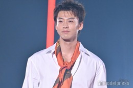 「じゃあ、あんたが作ってみろよ」竹内涼真、実家感漂うパジャマ姿でも抜群スタイル際立つ「ダサさが秀逸」「Tシャツイン最高」の声 画像