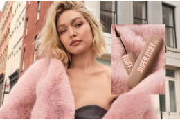 メイベリン ニューヨーク、ムラなく色づき黒眉ミュート！眉マスカラ「メイベリン SP フラッフ ブロウ ムース」発売 画像