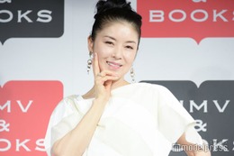 藤あや子、今年の漢字を直筆で披露「達筆」「芸術的」と注目集まる 画像