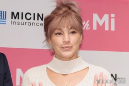梅宮アンナ、父・辰夫さんの命日に思い出の写真公開「愛が溢れてる」「家族思いなの伝わる」の声