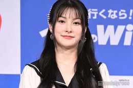 KARAギュリ、オーバーサイズニットから美脚スラリ「オーラ全開」「スタイル抜群」と反響 画像