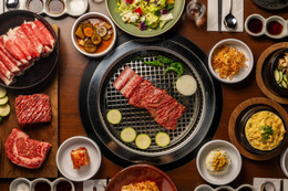 韓国発焼肉ブランド「KALBI SOCIAL CLUB」日本初上陸 漬けカルビや“振るキムチ”など提供 画像