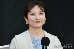 笹崎里菜アナ、美脚＆肩ライン輝く衣装姿複数公開「何を着ても似合う」「憧れのスタイル」と反響 画像