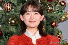 畑芽育、美脚全開ショットでファン魅了「大人っぽい雰囲気」「普段とのギャップすごい」 画像