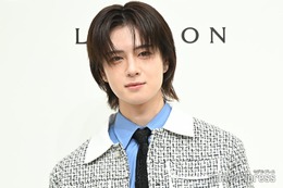 INI佐野雄大、人気アイドルとのクリスマスディズニー満喫ショット公開「ビジュ良すぎる」「可愛すぎるコンビ」と反響