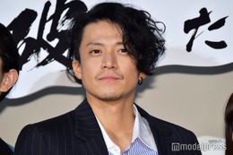 小栗旬、入れ替わりたい人気俳優は？「銀魂」驚きの撮影裏側に迫る【名作プレイバック】