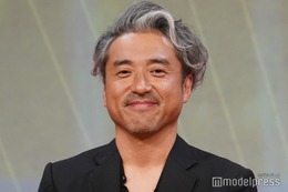 ムロツヨシ、元日の街頭インスタライブで人気俳優と遭遇 ファン騒然「元日からランニングしてるのすごすぎ」「トレーナーでもスタイル抜群」 画像