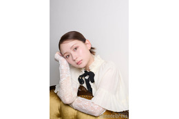 畑芽育、バラエティ・ラジオでの“ありのまま”に隠された母親からの言葉「クレヨンしんちゃん」ひまわり役バズへの思いも【モデルプレスインタビューVol.2】