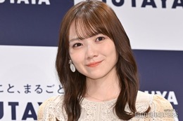 乃木坂46田村真佑、タイトミニワンピから素足全開「女神級の美しさ」「圧巻のスタイル」の声