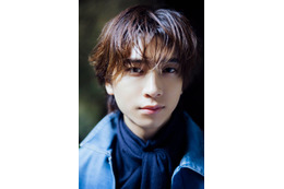 庄司浩平、抜群スタイル際立つモード衣装・等身大な素顔…“憧れの聖地”で撮り下ろし カレンダー決定 画像