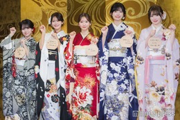 【乃木坂46新成人】乃木神社で5人が成人式「パカラッパカラッ世代です！」華やかな振袖姿披露 画像