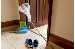 孫を溺愛する祖父母　夏に孫の初めて虫取り⇒祖父の”丁寧な教え”に…「絵本みたい」 画像