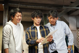 【ラムネモンキー 第1話】雄太（反町隆史）・肇（大森南朋）・紀介（津田健次郎）が再会 マチルダ失踪事件の謎を追い求めることに