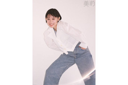 杉咲花、キュートな笑顔＆ハッピーオーラ全開のお茶目SHOT披露！“表現者”としての胸中にも迫る