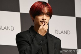 なにわ男子・高橋恭平、“モテる秘訣”を語る 報道陣の大量シャッターに照れ笑い