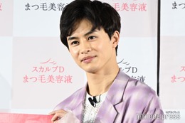 超特急・草川拓弥、ピンクのだるまに目＆まつ毛入れ「載せないでほしいんですけど」 画像