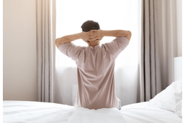 仕事に集中できない社会人…23時就寝の朝型生活を始めると⇒残業が20時間減！？ 画像