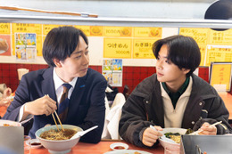 トラジャ中村海人、松下奈緒と「カウコン」の話で盛り上がる 尊敬する人はメンバー「様々な状況の中でいろいろなことが二転三転するときもありました」【「夫に間違いありません」インタビュー後編】 画像