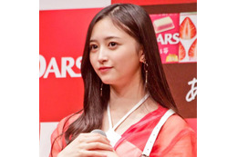 乃木坂46井上和、メガネ×ネクタイのハンサムコーデに反響「可愛すぎる」「めっちゃ似合ってていい！」