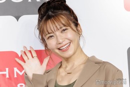 AAA宇野実彩子、ほっそり美脚際立つミニ丈キャミドレス姿披露「スタイルが神」「透明感すごい」の声