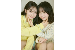 AKB48伊藤百花＆川村結衣、お互いの頬に触れてにっこり！仲良しコンビが魅力を存分に発揮 画像
