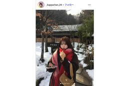 美人インフルエンサー「全身もこもこムートン」ミニ丈コーデから美脚スラリ「ぬいぐるみみたい」「スタイル抜群」と反響