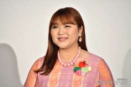 りんごちゃん、美脚スラリの膝上ミニドレス姿披露「大人の色気」「赤が似合う」の声 画像