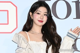 IVEウォニョン、オフショルワンピ姿にファン絶賛「息を呑む美しさ」「プリンセスすぎる」