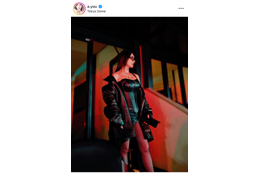 浜崎あゆみ、美デコルテ際立つライブ参戦SHOTにファンうっとり「超可愛い」「カッコよすぎ」