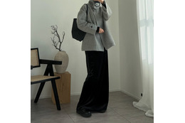 シャギー素材のミドル丈コートで即オシャレ。真冬こそ、選びたいのは明るいトーン【40代の毎日コーデ】 画像