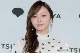 乃木坂46梅澤美波、“憧れ”白石麻衣と「距離が近くなった」卒業後の交流明かす 加入10年目迎えグループへの思いも【透明な覚悟】 画像